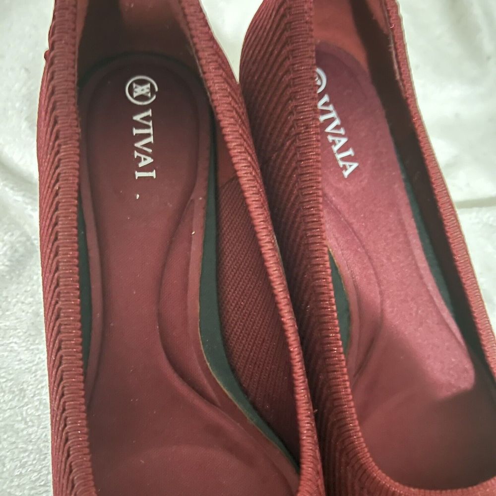 Women's Burgundy Knit Block Heel Pumps - Picture 6 of 8